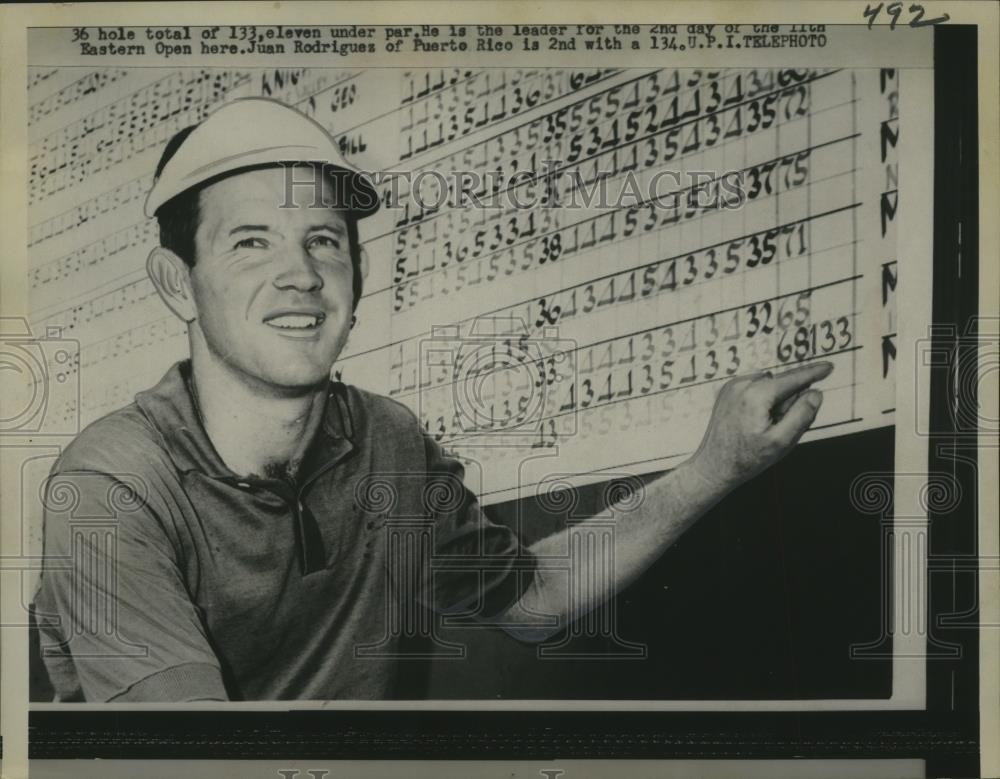1960 Press Photo Golfer Gene Littler leads after second day at Eastern Open 1960 Press Photo Golfer Gene Littler leads after second day at Eastern Open