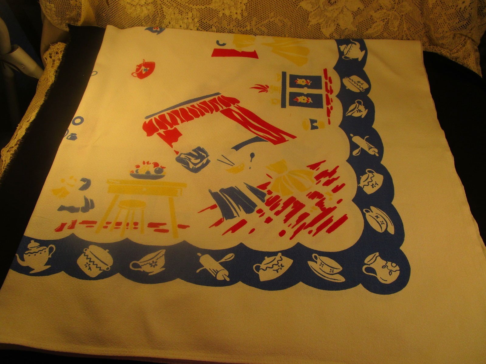 VTG. TRUE COTTON SLIGHTLY NUBBY TABLECLOTH 46X50 CLEAN 