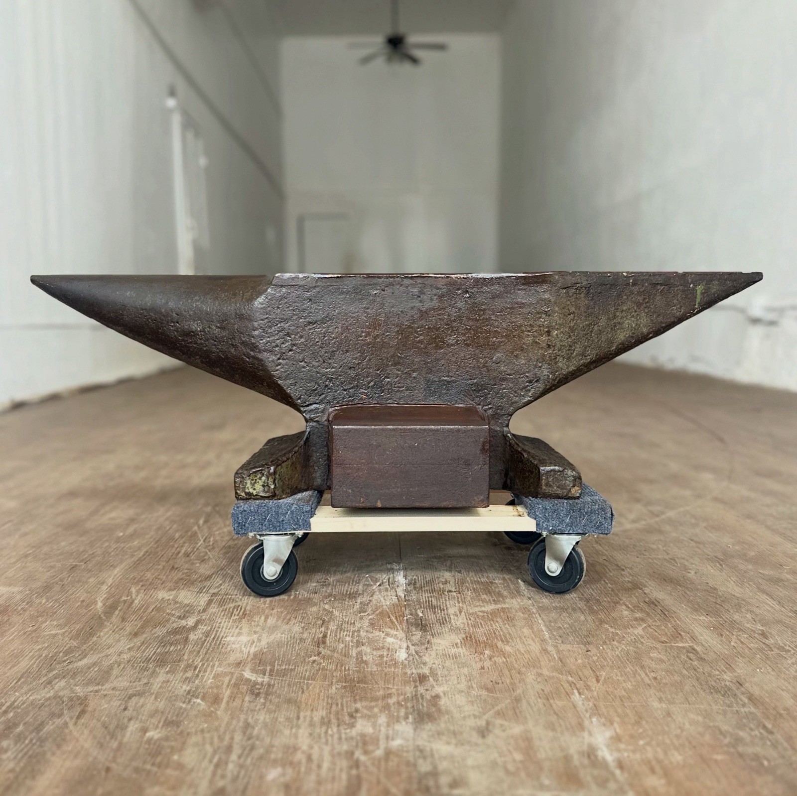 417 Lb Vintage Belgian Anvil, Double Horns, Upsetting Block, Free Biz Shipping