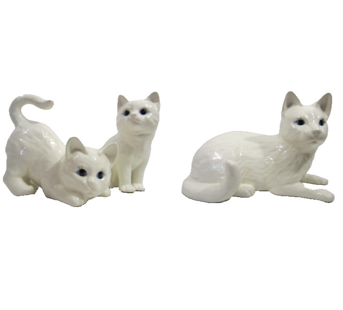 Vintage 70s Ceramic White Cat Blue Eyes 13\