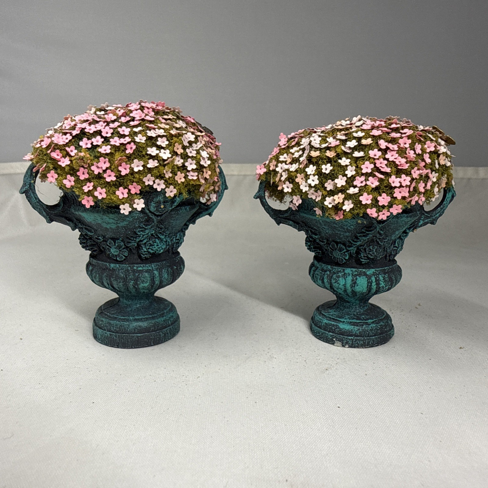Vintage 1:12 Dollhouse Miniature Flower Urns Pair Butterflies Artisan Style 105 Vintage 1:12 Dollhouse Miniature Flower Urns Pair Butterflies Artisan Style 105