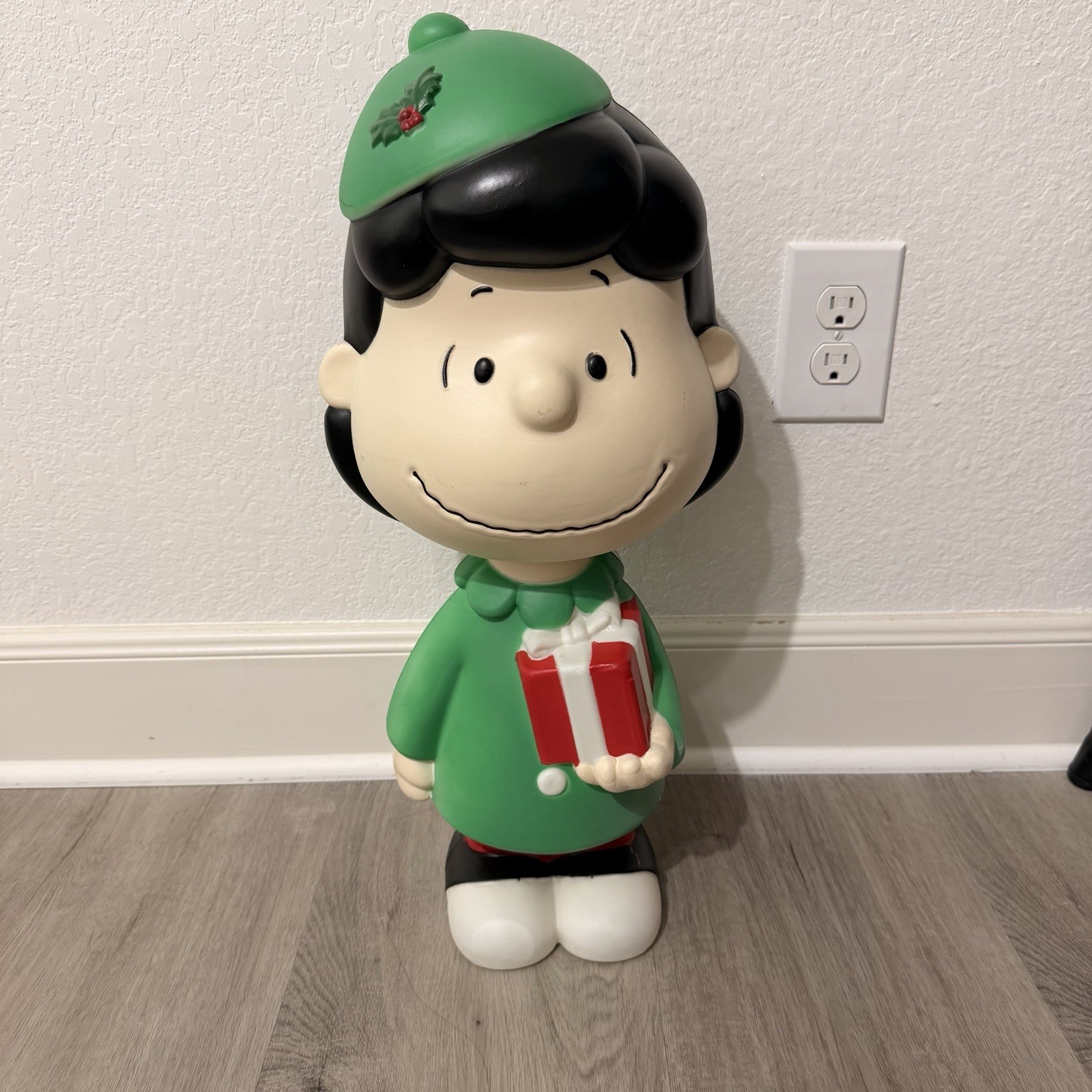 Christmas Blow Mold Decor Lucy with Present Peanuts 22 in NEW 2026 In Hand