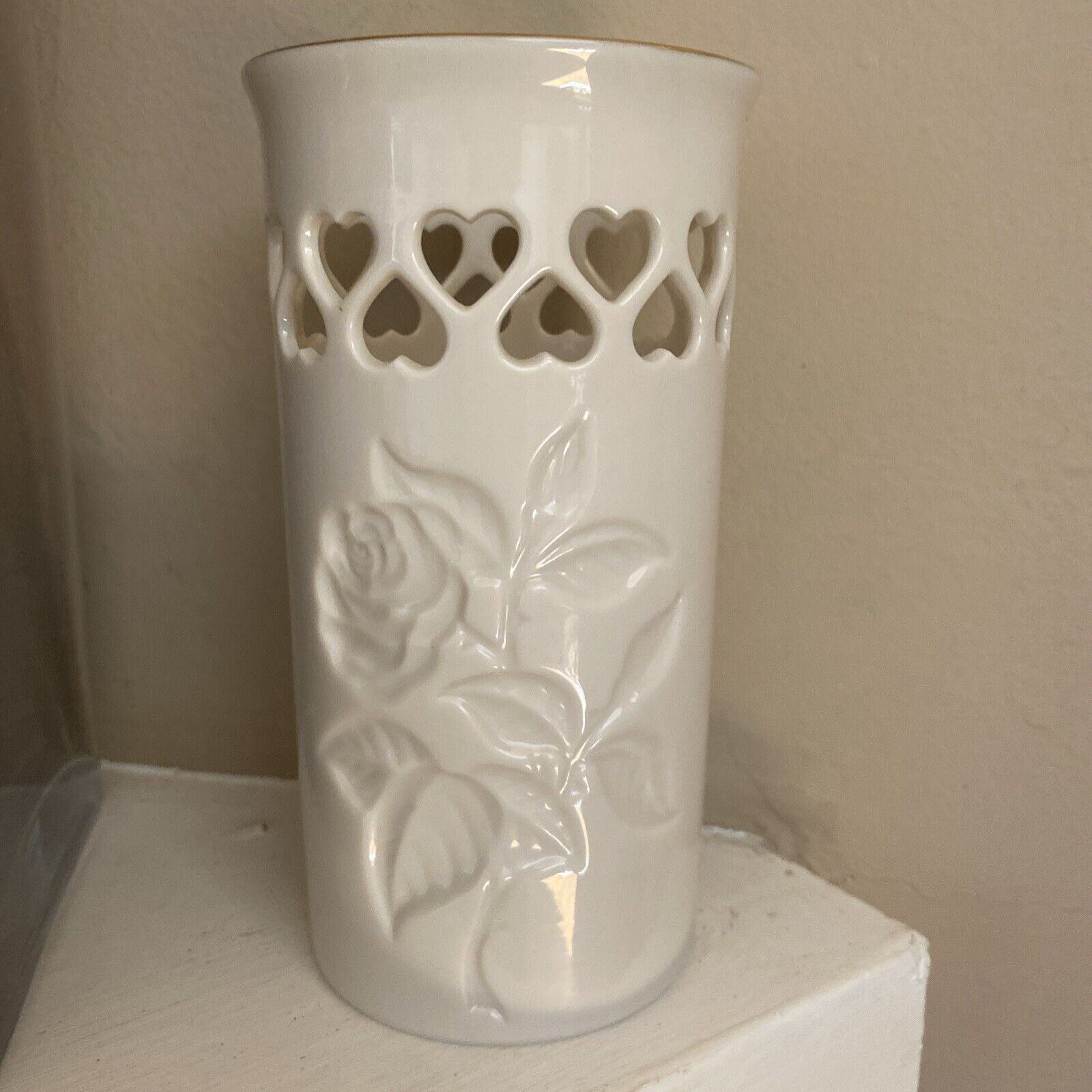 Lenox vase cream ivory 24k gold trim