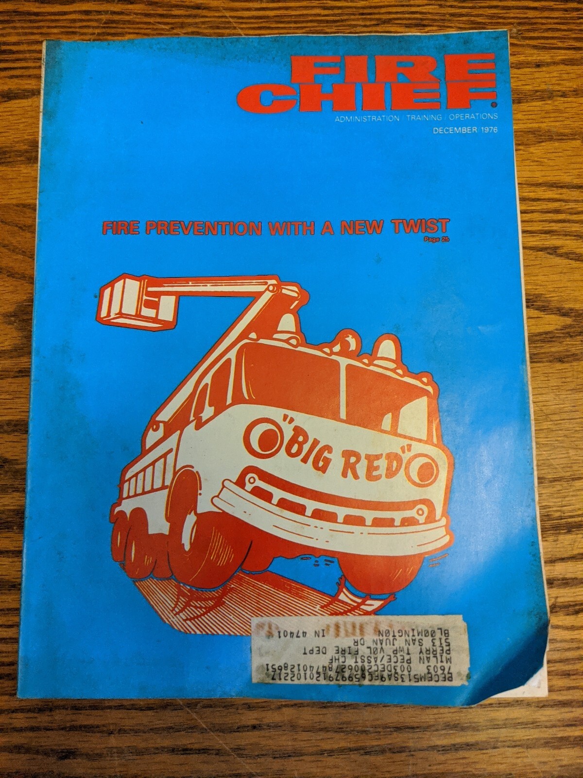 FIRE CHIEF DECEMBER 1976 FIRE PREVENTION WITH A NEW TWIST MAGAZINE RARE VTG