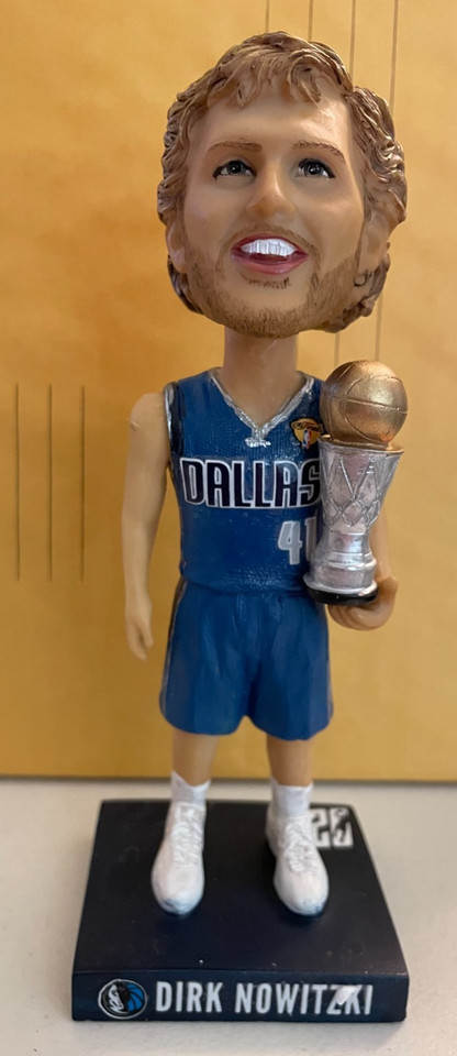 2017 DIRK NOWITZKI MINT 