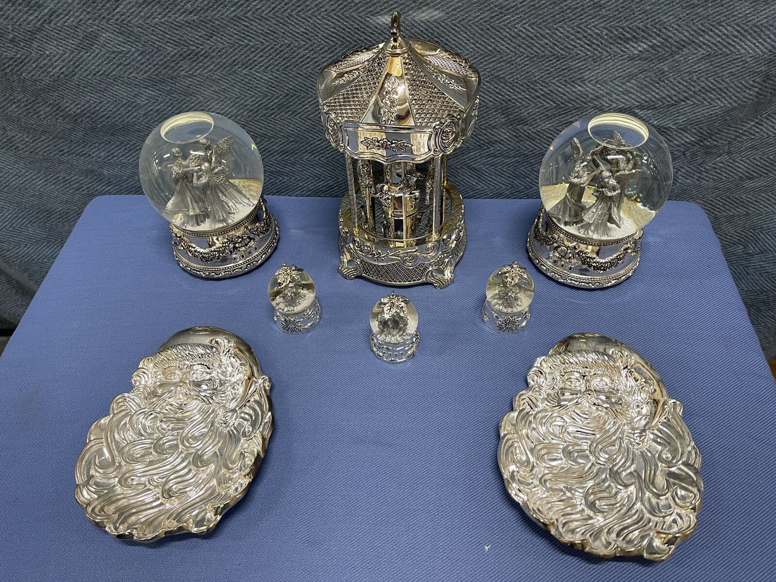8 x Wallace Silversmiths Silver Plated 4 Horse Carousel, Snowballs 2 Plates