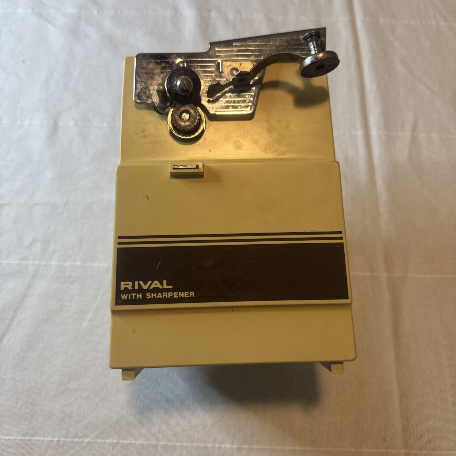 Vtg Rival Can Opener & Knife Sharpener Model 782 -2 Almond