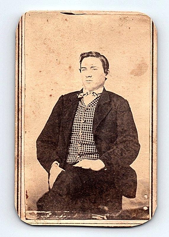 Cabinet Card Black & White B&W CDV Photograph Well Dressed Young Man Lapeer MI