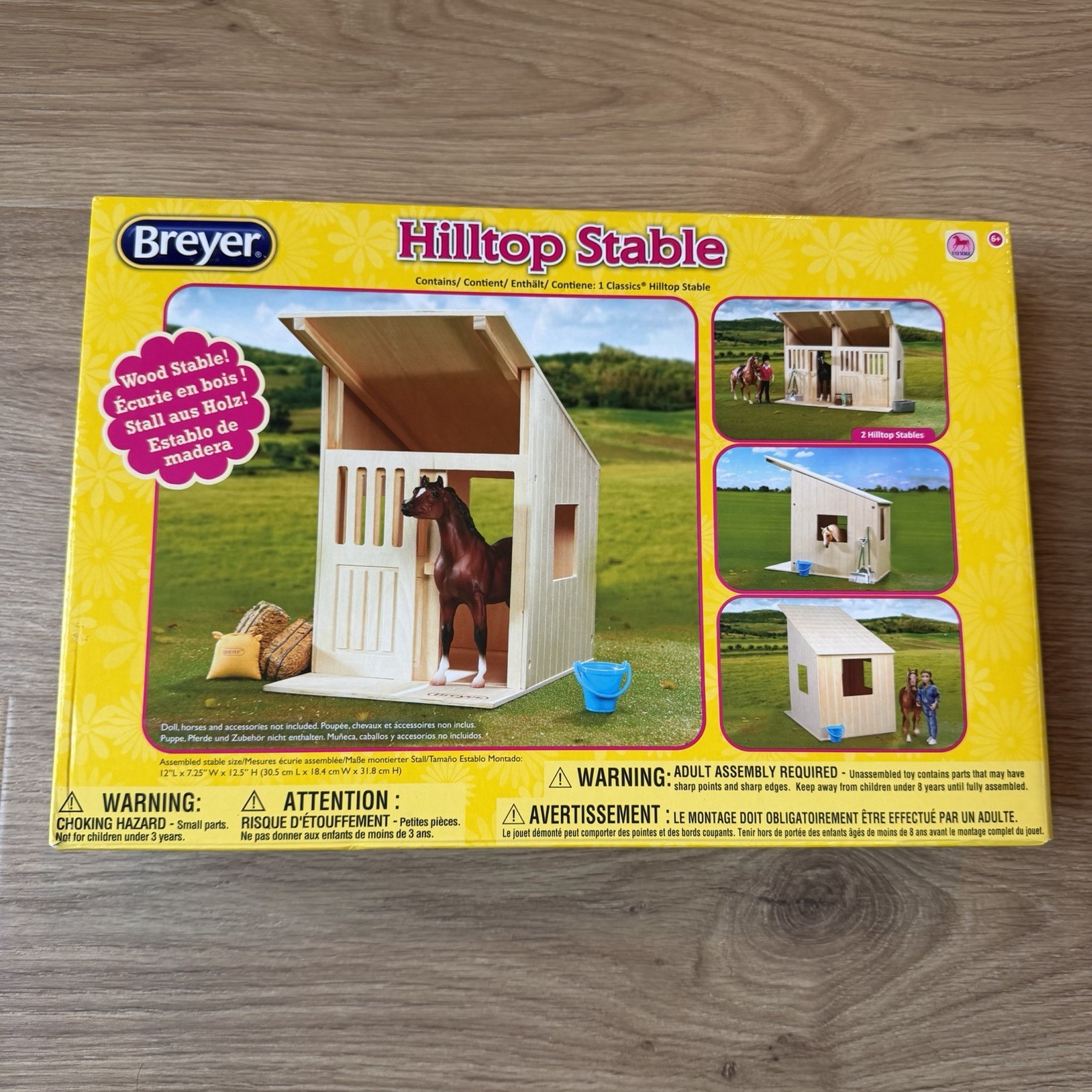 Breyer Hilltop Stable No. 596 Classic 1:12 Scale