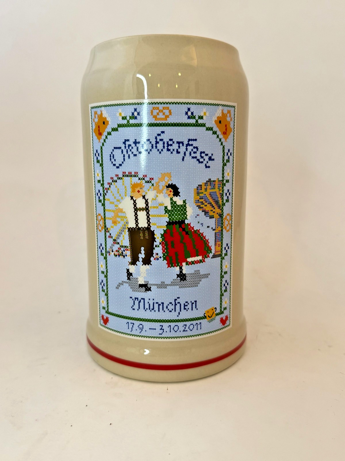 Authentic 2011 Munich Oktoberfest Commemorative 1 Liter Beer Mug Authentic 2011 Munich Oktoberfest Commemorative 1 Liter Beer Mug