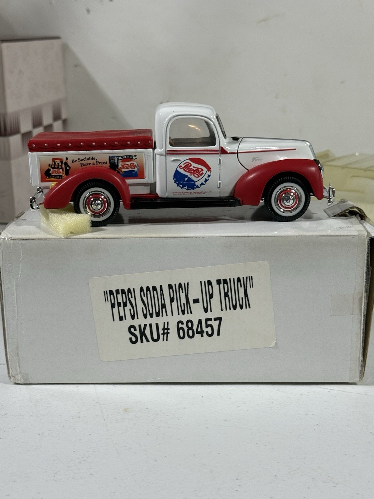 1948 Ford Pepsi-Cola Delivery Pickup 1:24 Die-Cast New in Box