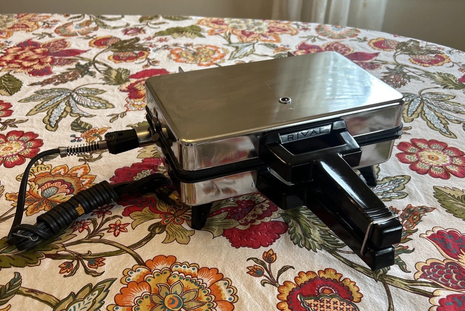 Vtg Rival Waffle Maker Griddle Chrome with Reversible Cast Aluminum Plates