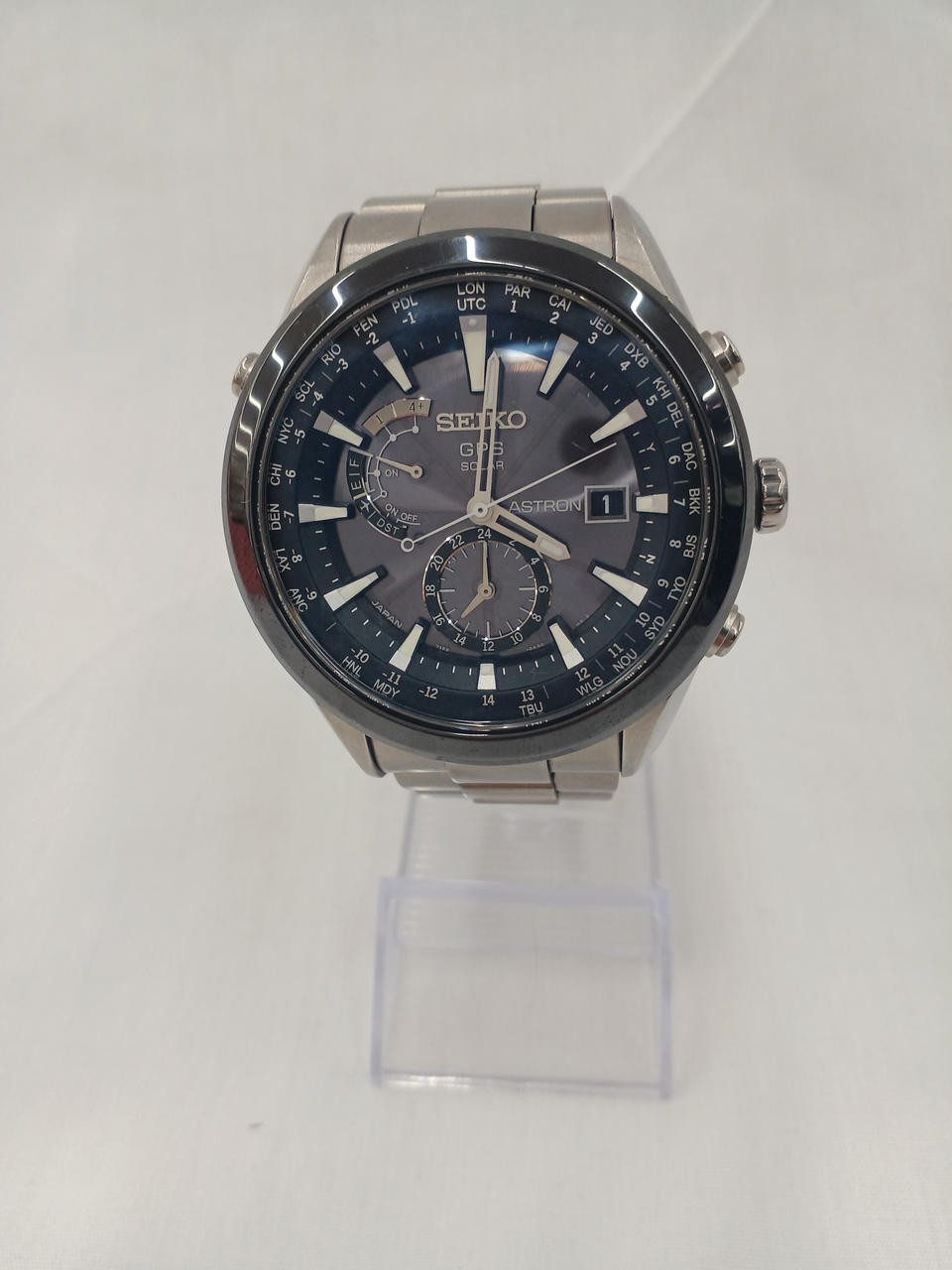 Seiko Astron Solar GPS Watch 39 Time Zones Bright Titanium 10ATM Quartz
