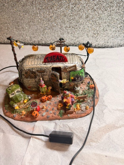 Vintage Lemax Spooky Town Killer Clown Mobile Home #14323 Retired, Works, no box
