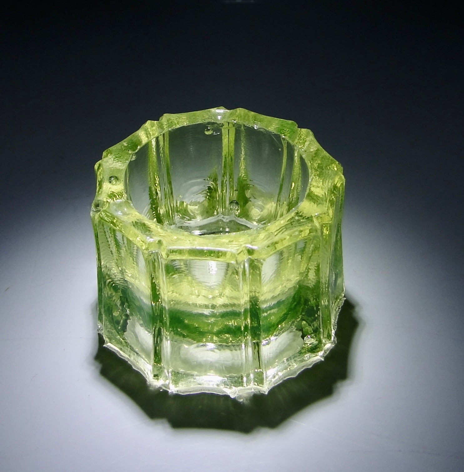 Vintage Green Octagonal Ribbed Uranium VASELINE SALT CELLAR Vintage Green Octagonal Ribbed Uranium VASELINE SALT CELLAR