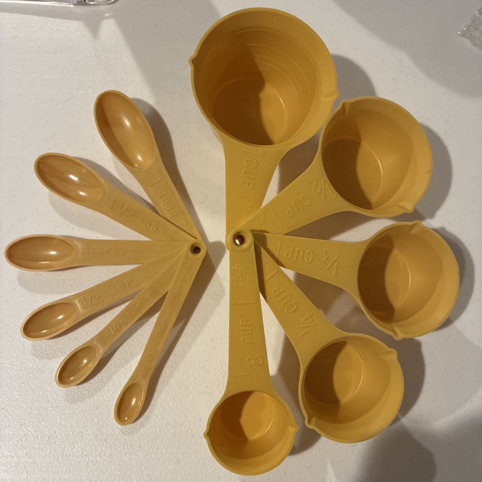 Foley Harvest Gold Plastic Set 5 Measuring Cups & 5 me Spoons Vintage 1970s NOS Foley Harvest Gold Plastic Set 5 Measuring Cups & 5 me Spoons Vintage 1970s NOS