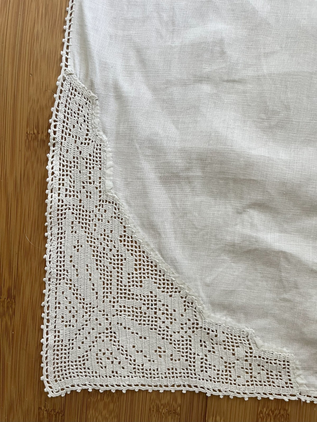 Vintage Linen Runner Cover with Hand Embroidery Lace - Butterflyer Motif - 50x20
