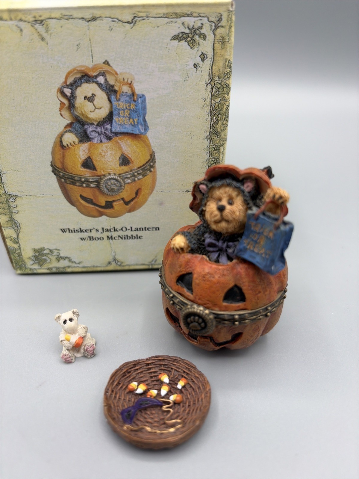2007 Boyds Bears Treasure Box Exclusive Whisker's Jack-O-Lantern w/Boo McNibbles