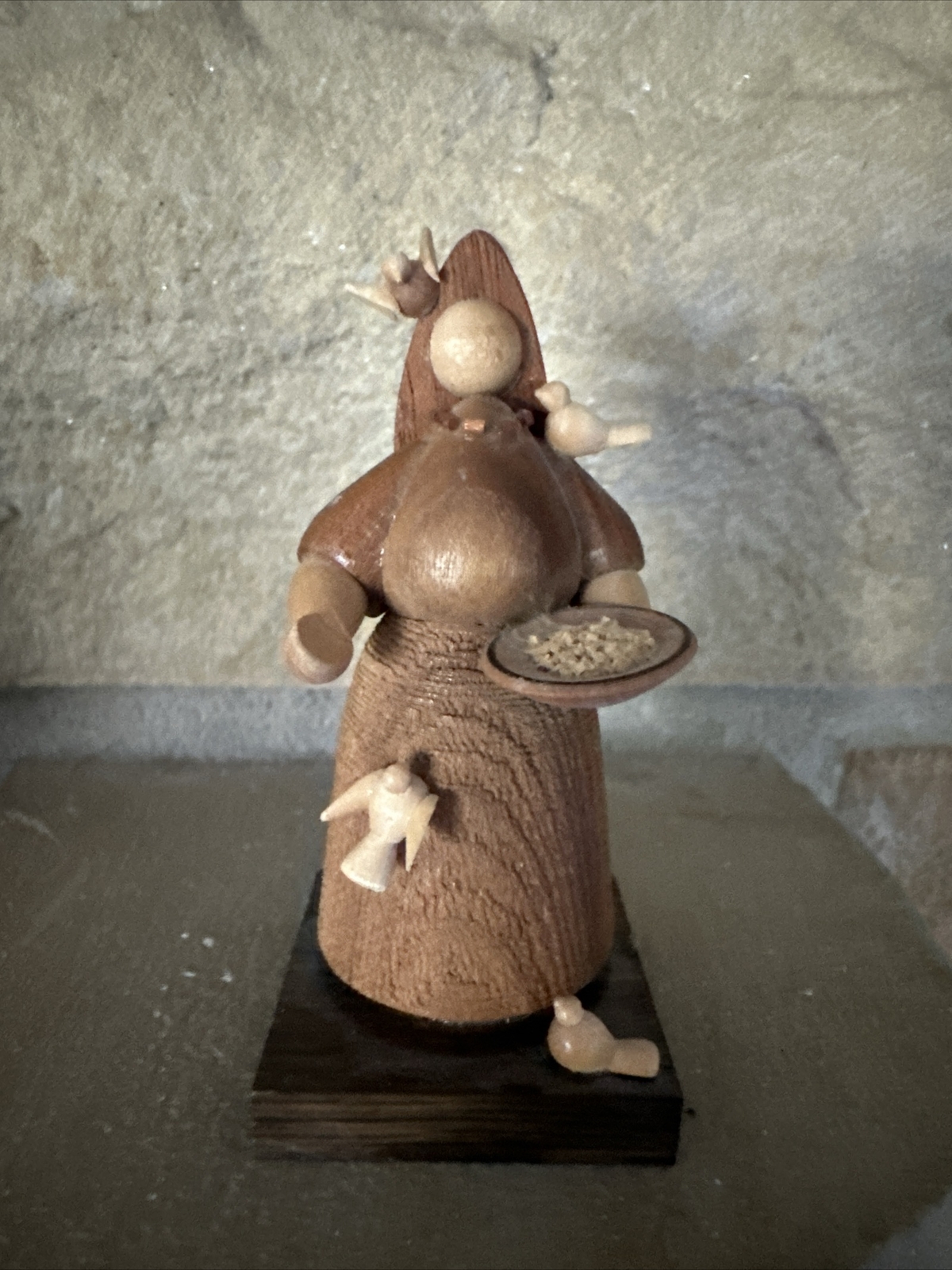 Vintage Poland Folk Art Wood Figure lady feeding birds handmade BOROWIK BYLINIAK Vintage Poland Folk Art Wood Figure lady feeding birds handmade BOROWIK BYLINIAK