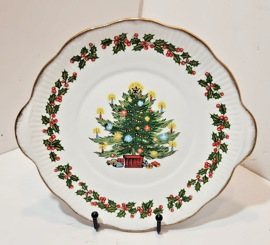 Vtg Queen\'s Bone China Christmas Tree 10” Cake Plate Gold Trim Scalloped Edge