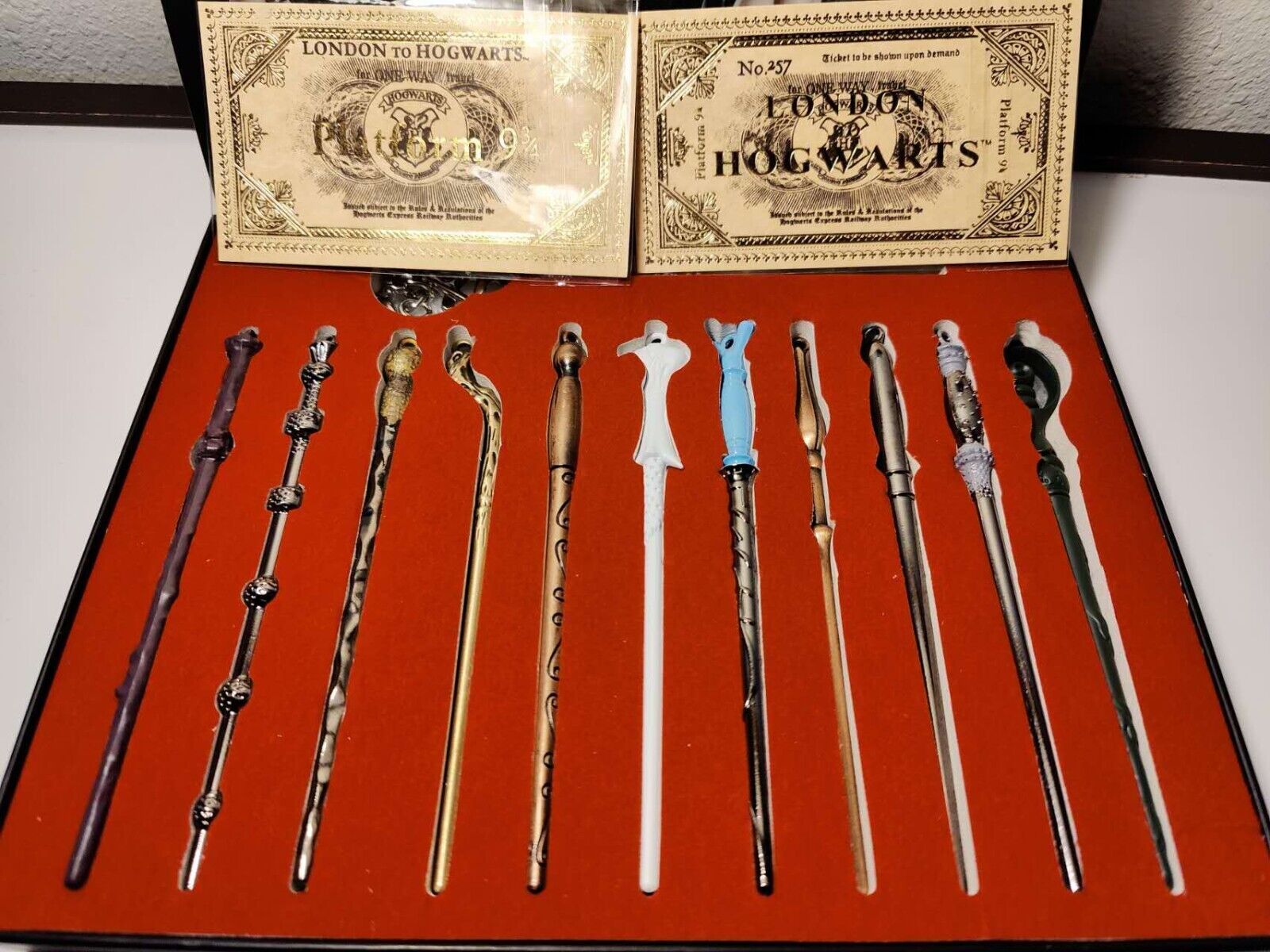 2ND Gen Harry Potter11 Magic Wands And 2 Tickets Cards Great Gift Box Set
