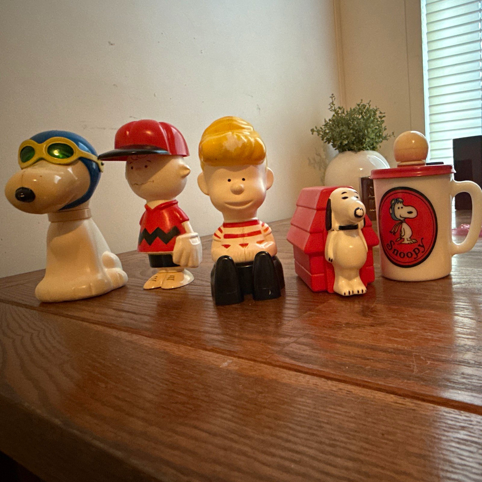 Vintage Avon Peanuts Snoopy Charlie Brown Schroeder Bath Bottles Lot of 5 1969 