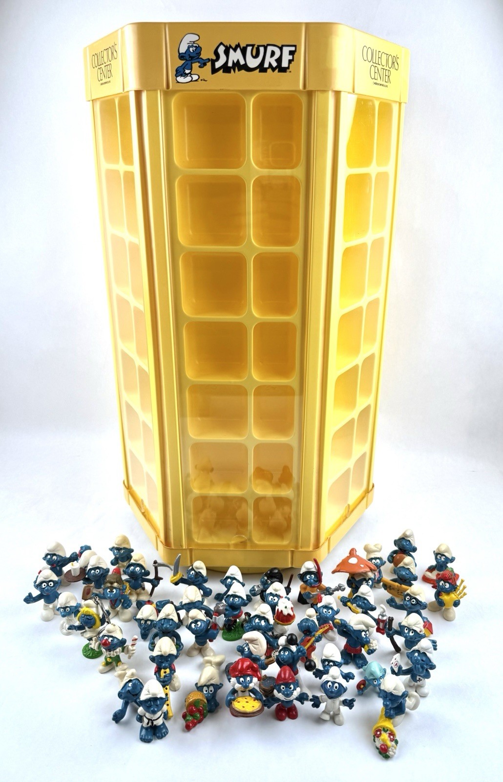 Smurfs Rotary Collector's Display Case 21” Wallace Berrie W/ 46 Smurfs VTG 1980s