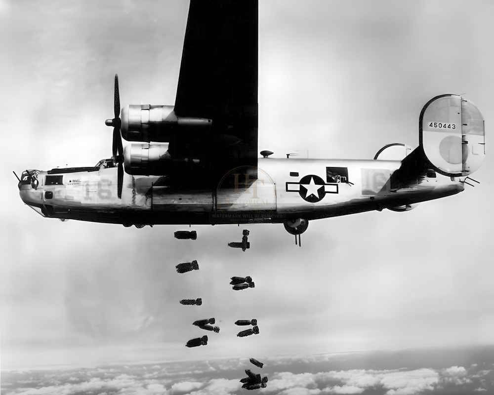 B-24 Liberator Releasing Its Bomb Load WWII 8x10 Glossy Photo Print HT413699