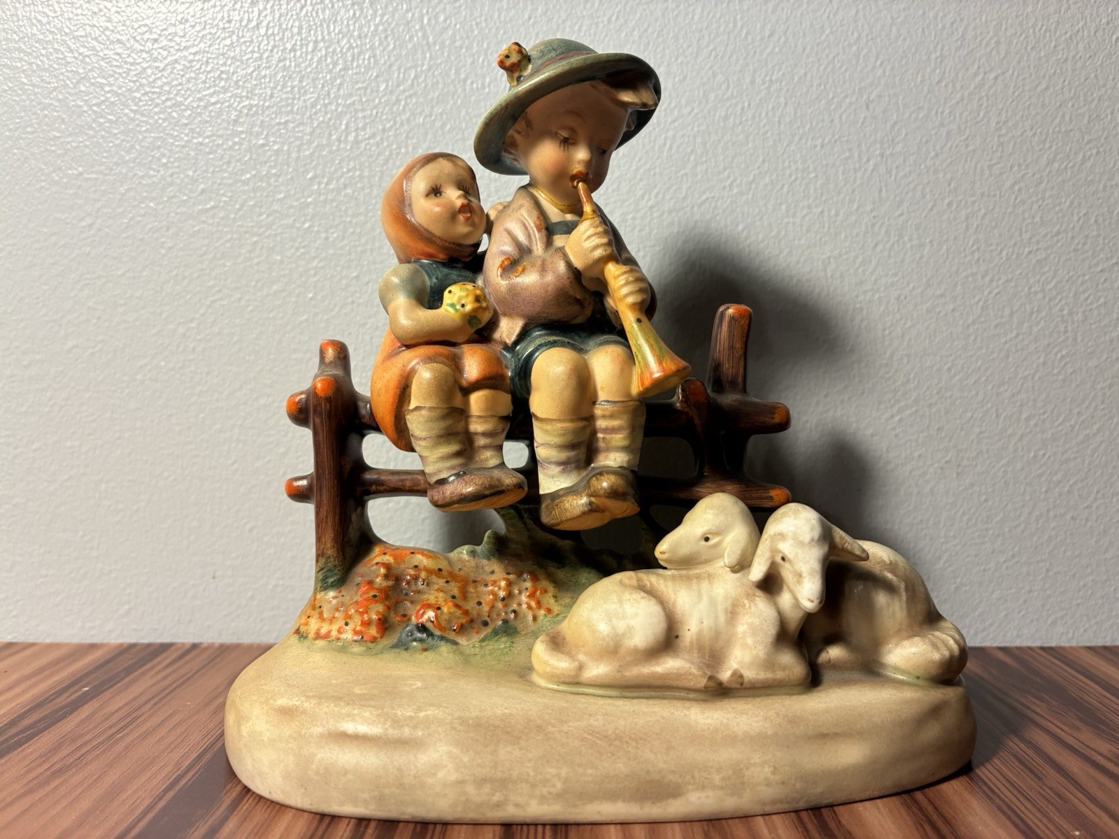 Vintage Goebel M.I. Hummel \ Vintage Goebel M.I. Hummel \