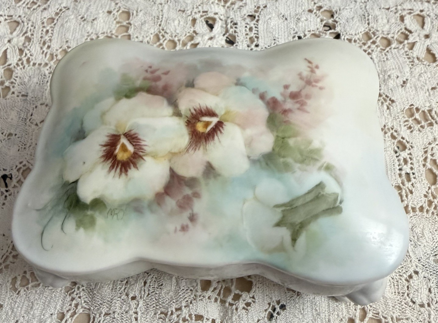 Vintage Hand Painted Trinket Box Dish Lid F19