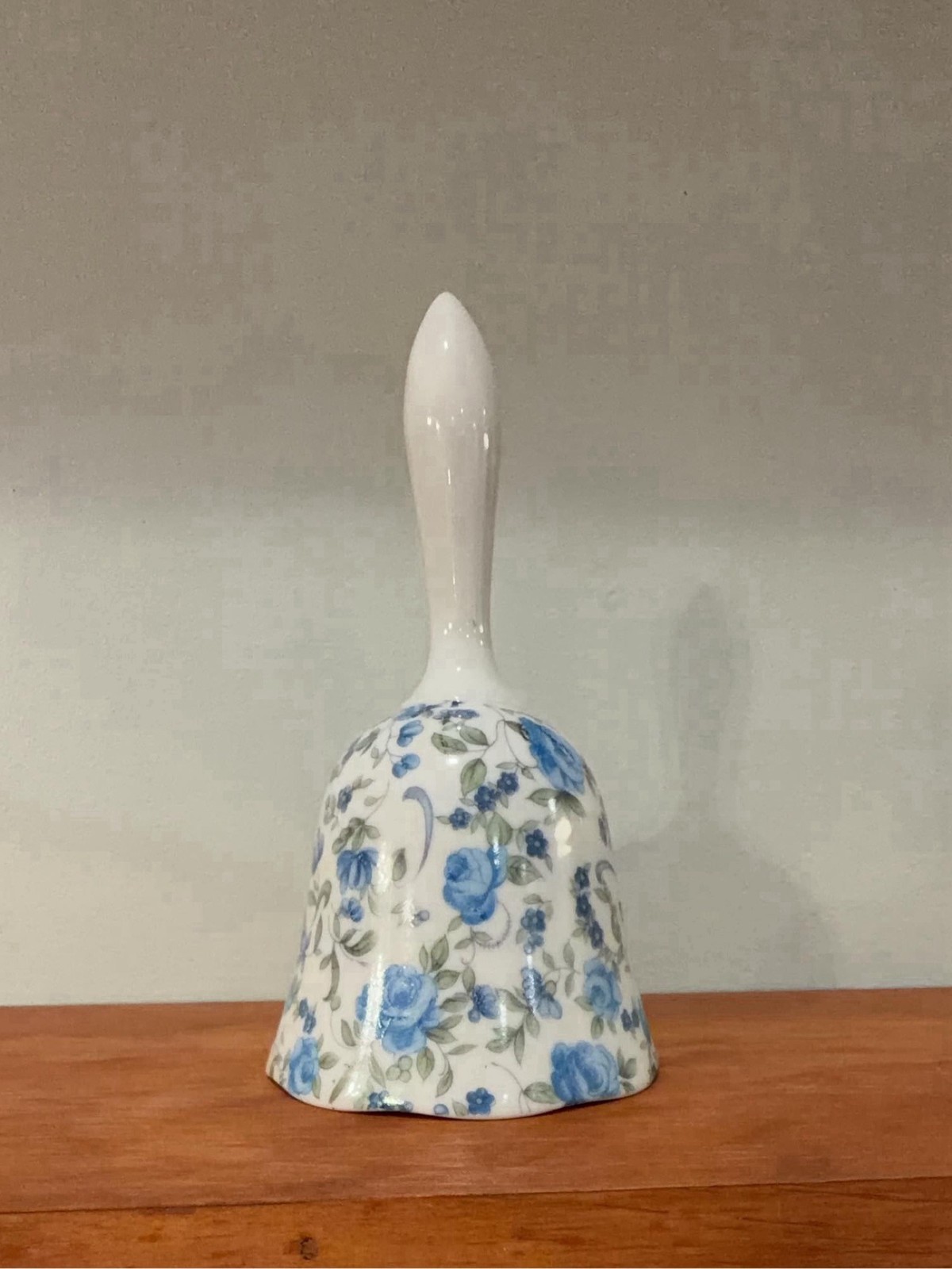 Ceramic bell blue & white 4
