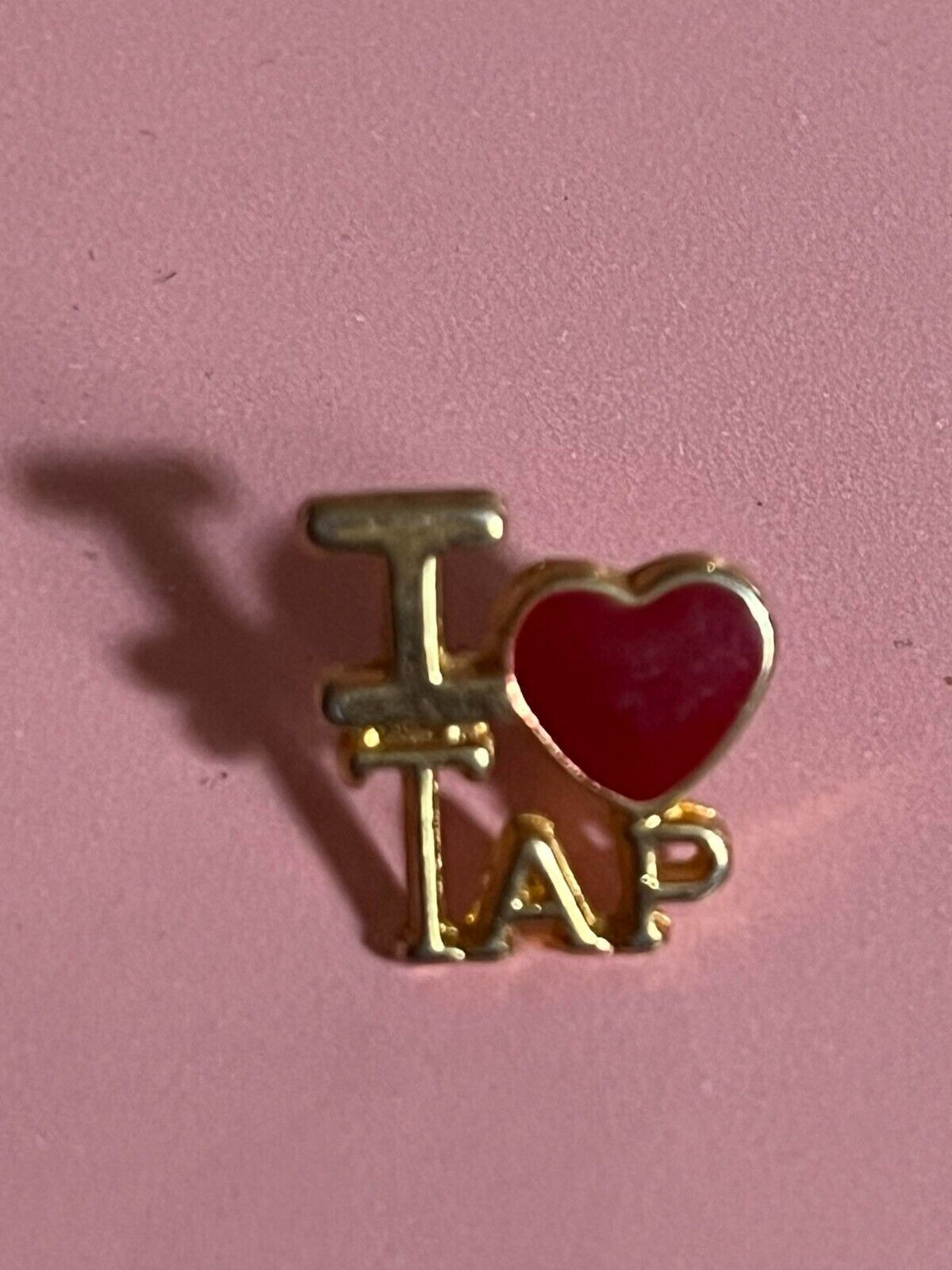 Vintage Lapel Pin #48 I heart tap
