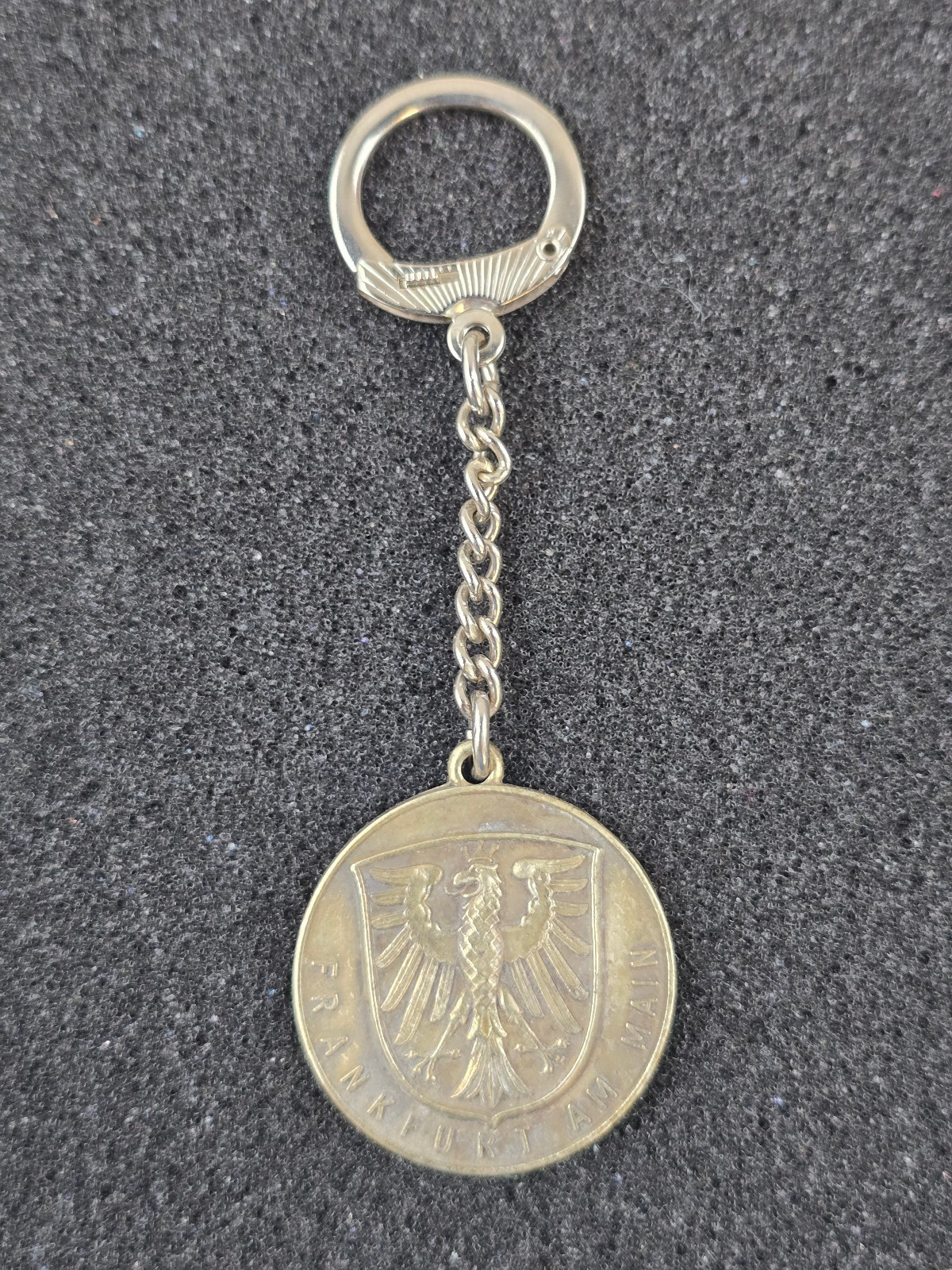Keychain - Vintage Frankfurt Am Main German Metal Souvenir