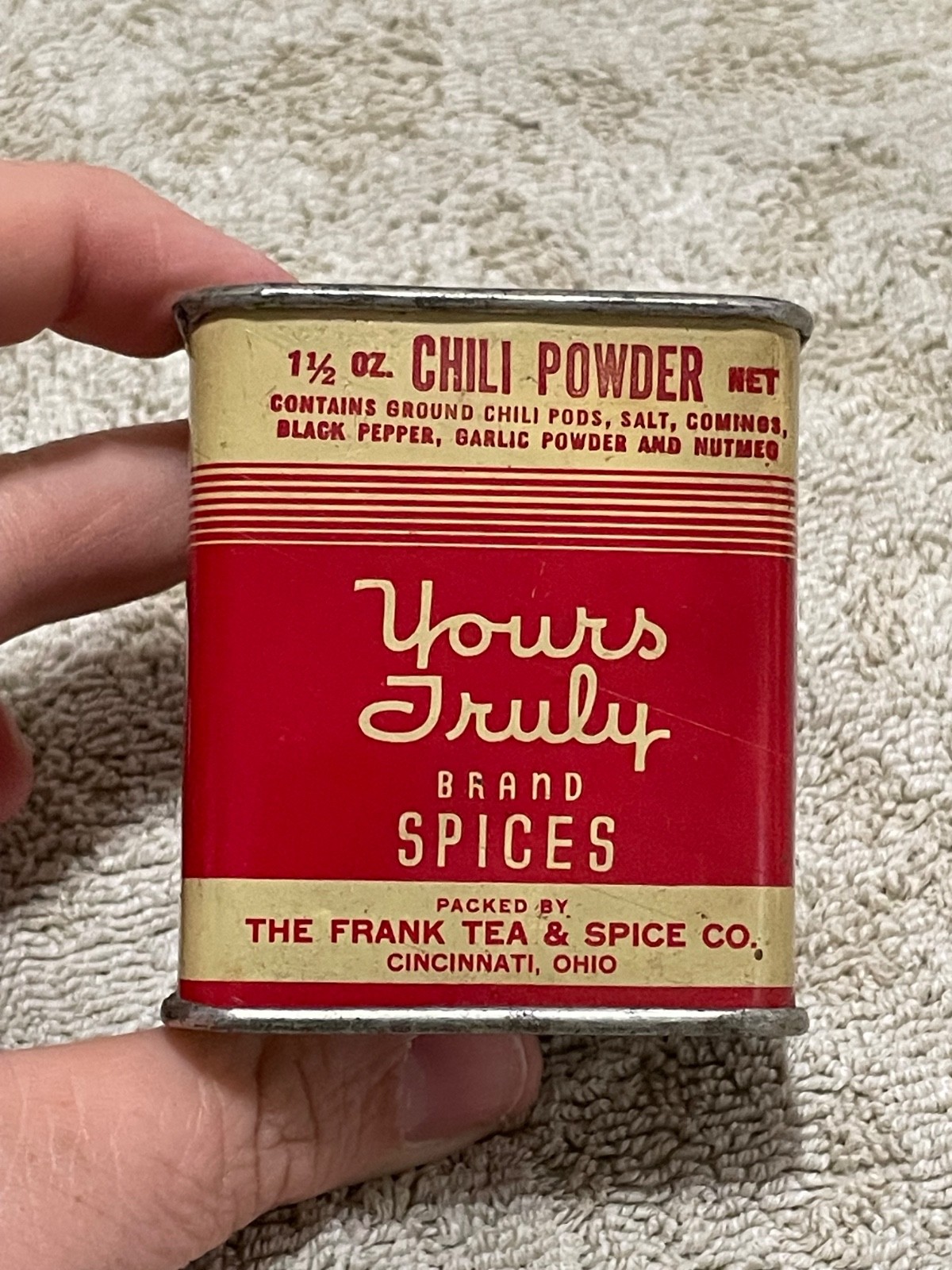 VTG Yours Truly Chilli Powder 1.5 Ounce Metal Spice Tin Cin. Ohio