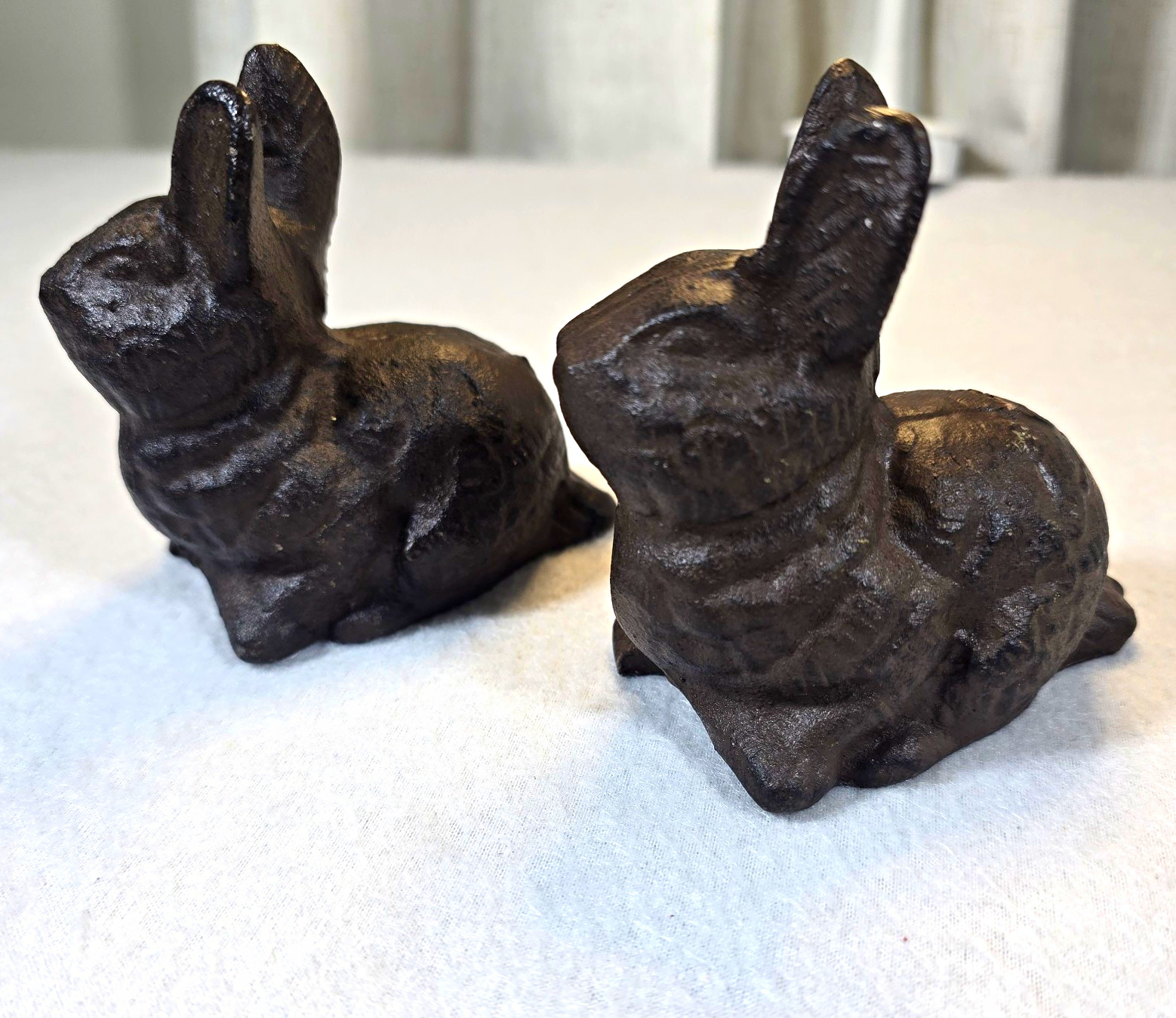 Pair Vintage Style Cast Iron Rabbit Figurines 3\