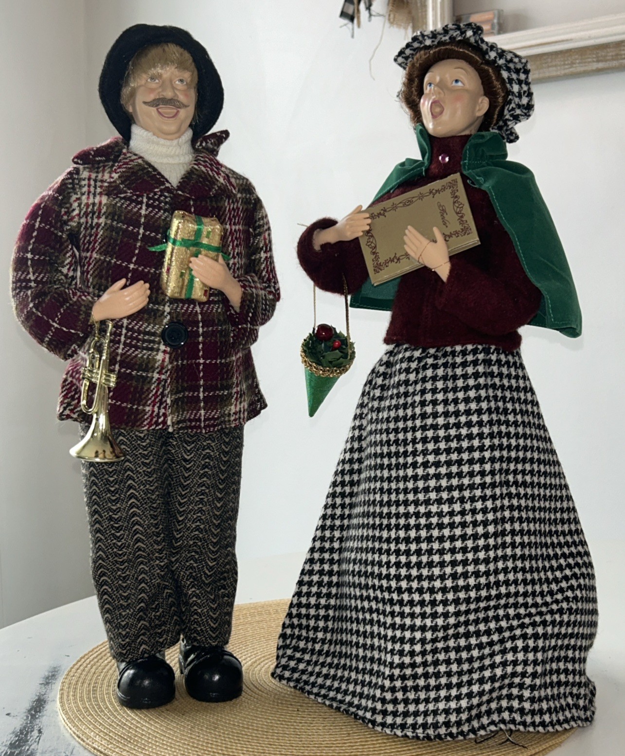 VTG Dennis East International Christmas Carolers Set 18”H HandPainted Victorian