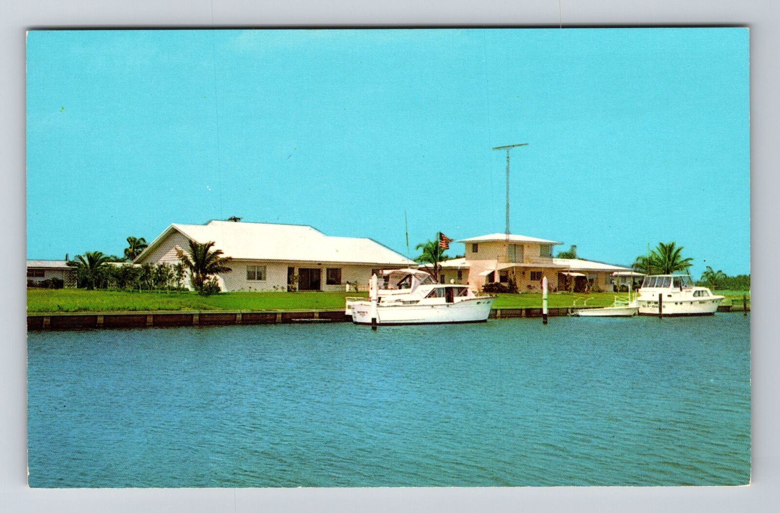 Vero Beach FL-Florida, Waterfront Homes And Yachts, Vintage Postcard