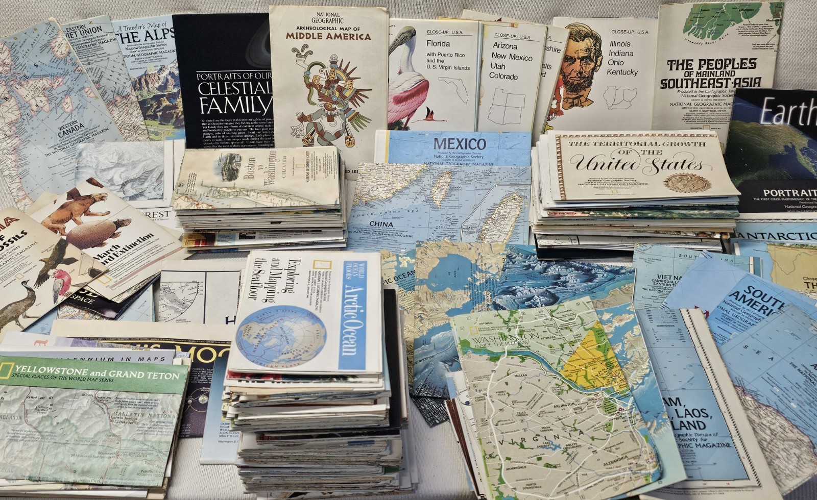 Vintage 60's-80's National Geographic Magazine Lot of 250+ MAPS & INSERTS 22lbs