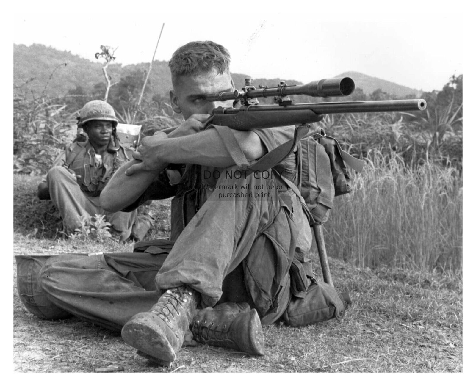 LANCE CORPORAL DALTON GUNDERSON VIETNAM WAR USMC SCOUT SNIPER 8X10 B&W PHOTO