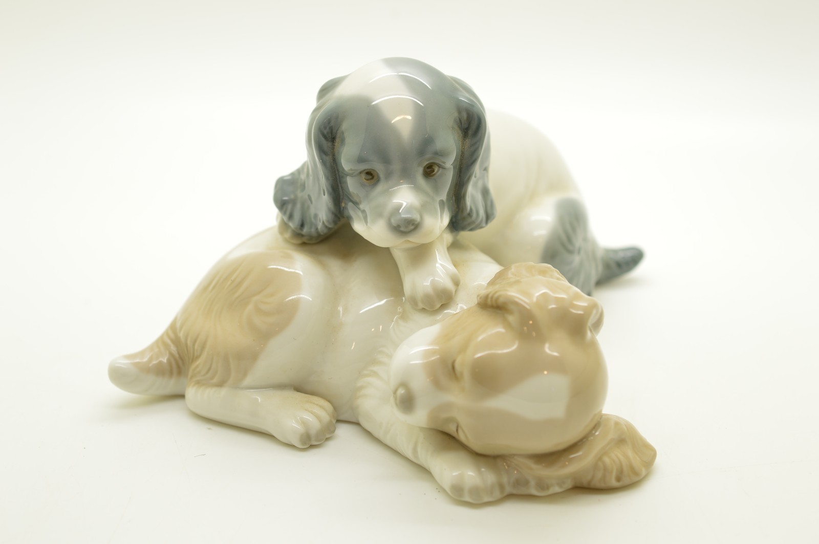 Nao by Lladro #0385 Wake Up 1983 Porcelain Figurine Playful Pups Dogs Puppies Nao by Lladro #0385 Wake Up 1983 Porcelain Figurine Playful Pups Dogs Puppies