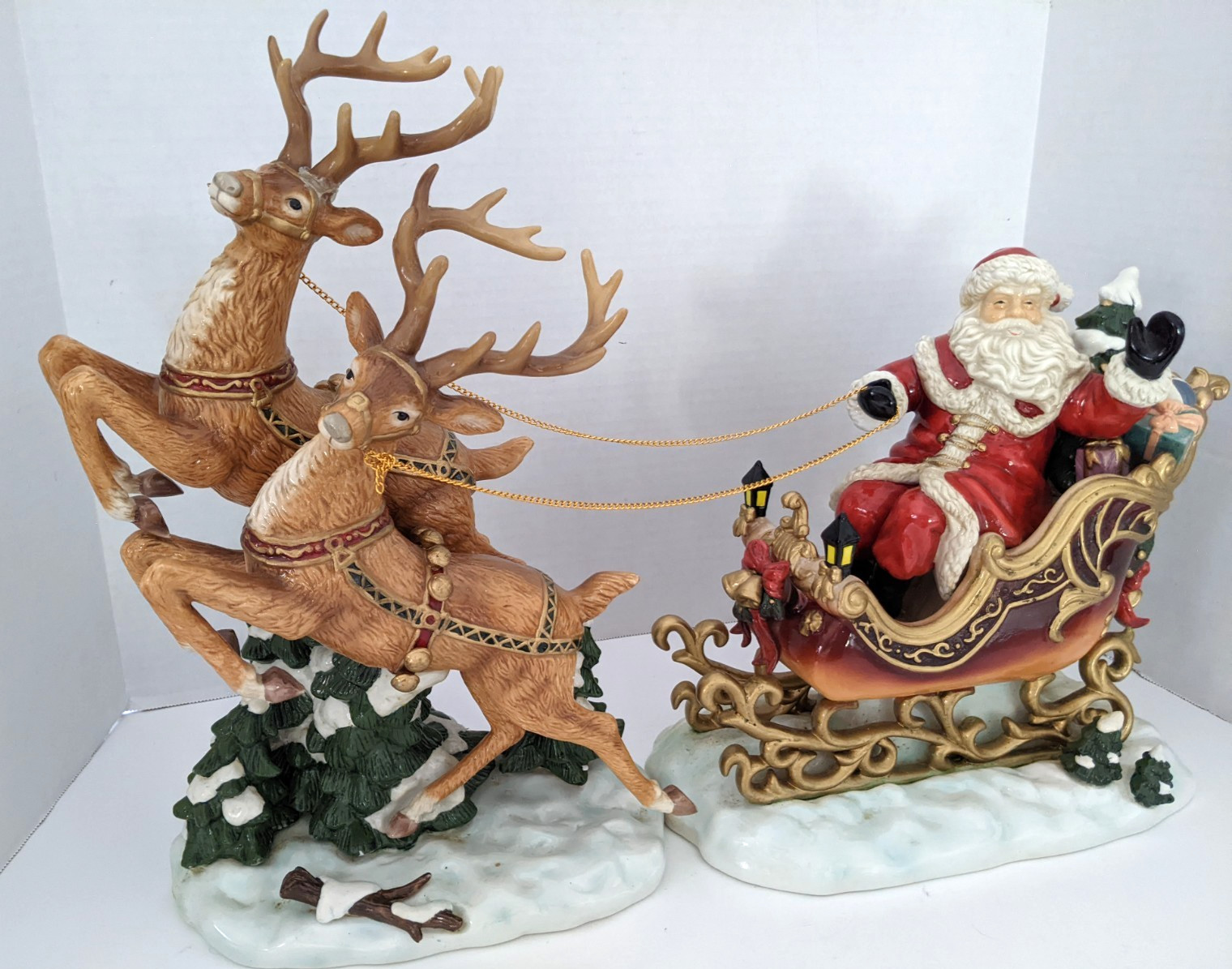 Grandeur Noel Porcelain Santa In Sleigh & Reindeer Set Collector's Ed 2003. READ Grandeur Noel Porcelain Santa In Sleigh & Reindeer Set Collector's Ed 2003. READ