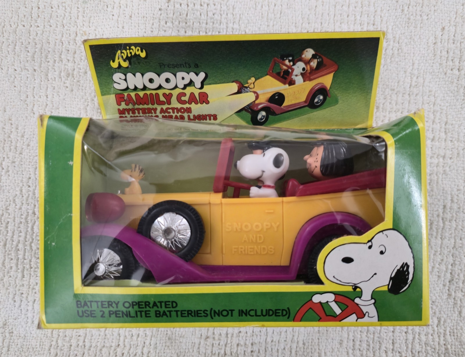 Vintage Aviva Peanuts Snoopy Charlie Brown Family Car Original Box #2700 Nice