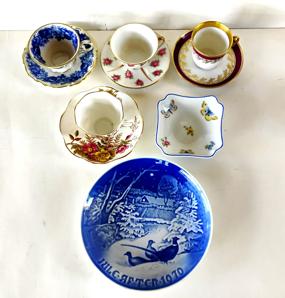Lot: 4 Miniature Cups Saucers Limoges Pin Tray B&G Pheasants 1970 Xmas Plate Exc Lot: 4 Miniature Cups Saucers Limoges Pin Tray B&G Pheasants 1970 Xmas Plate Exc