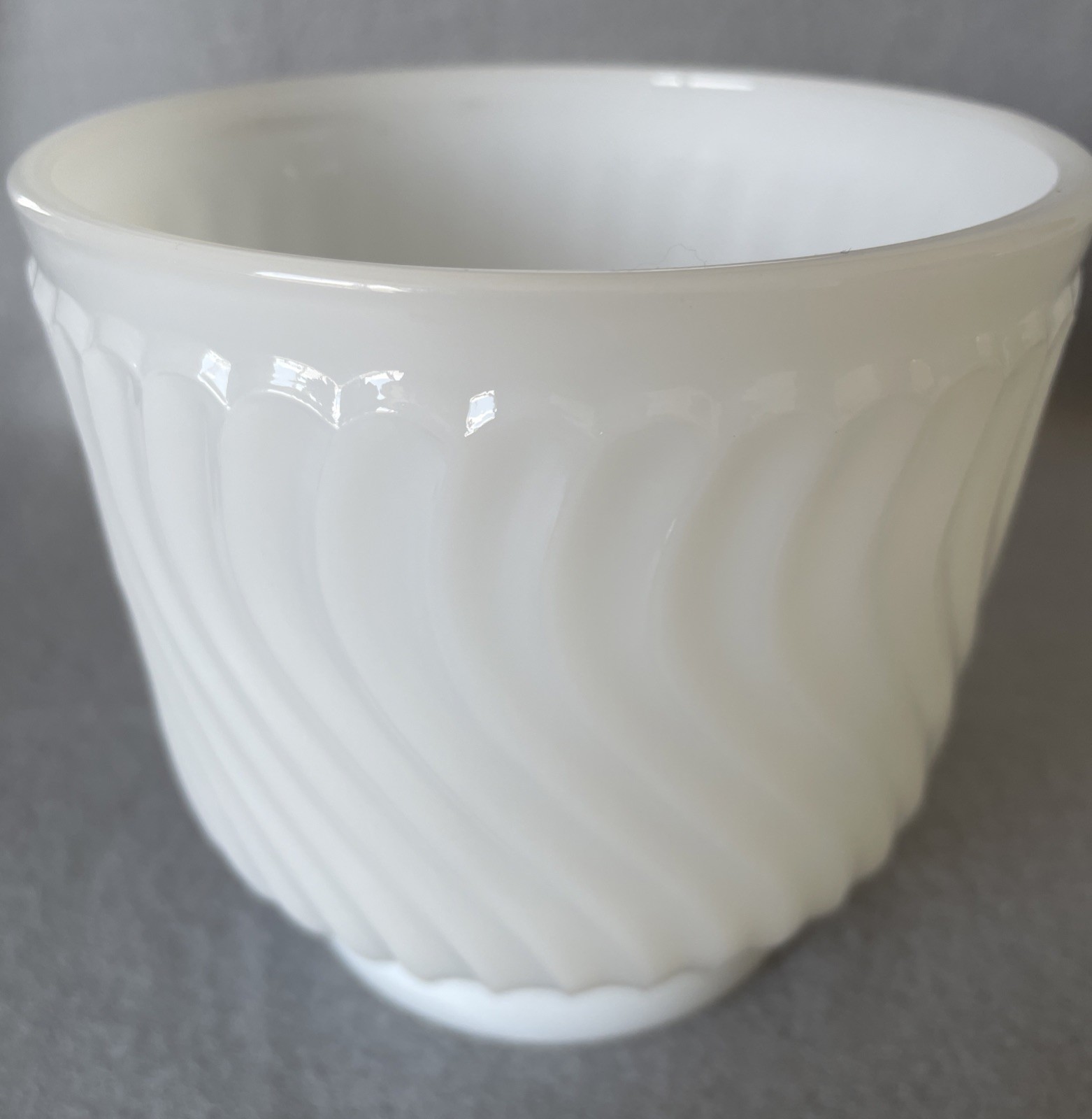 Vintage NAPCO Wave/Swirl Pattern 1177 White Milk Glass Footed Planter