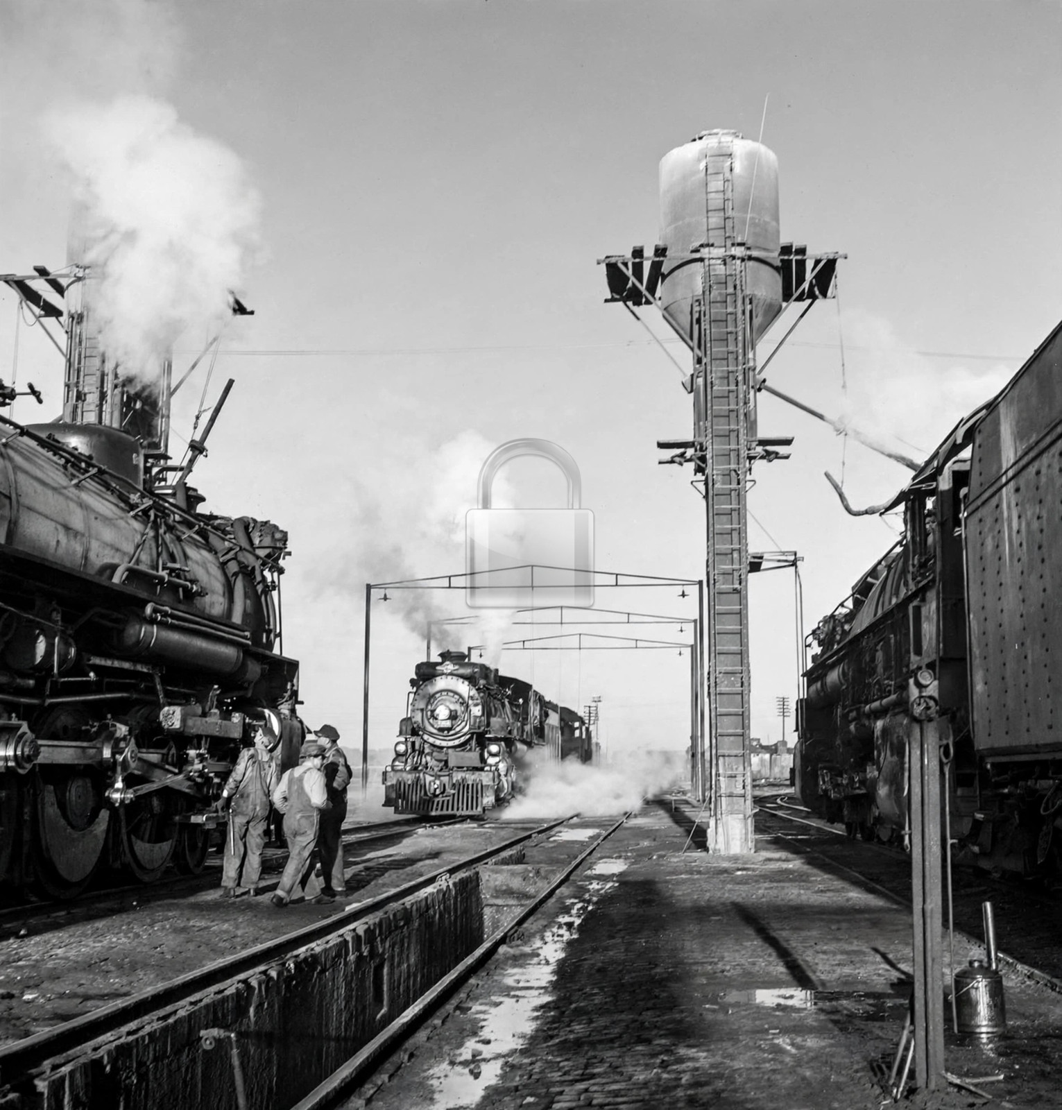 Ash Pit, Locomotives in Service Yard, Texas & Pacific Railway 1946 5 x 7 Photo