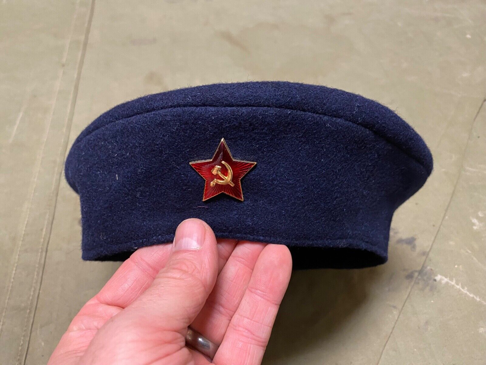 WWII SOVIET RUSSIA WOMEN'S M1936 BLUE WOOL BERET HAT W/INSIGNIA-SMALL