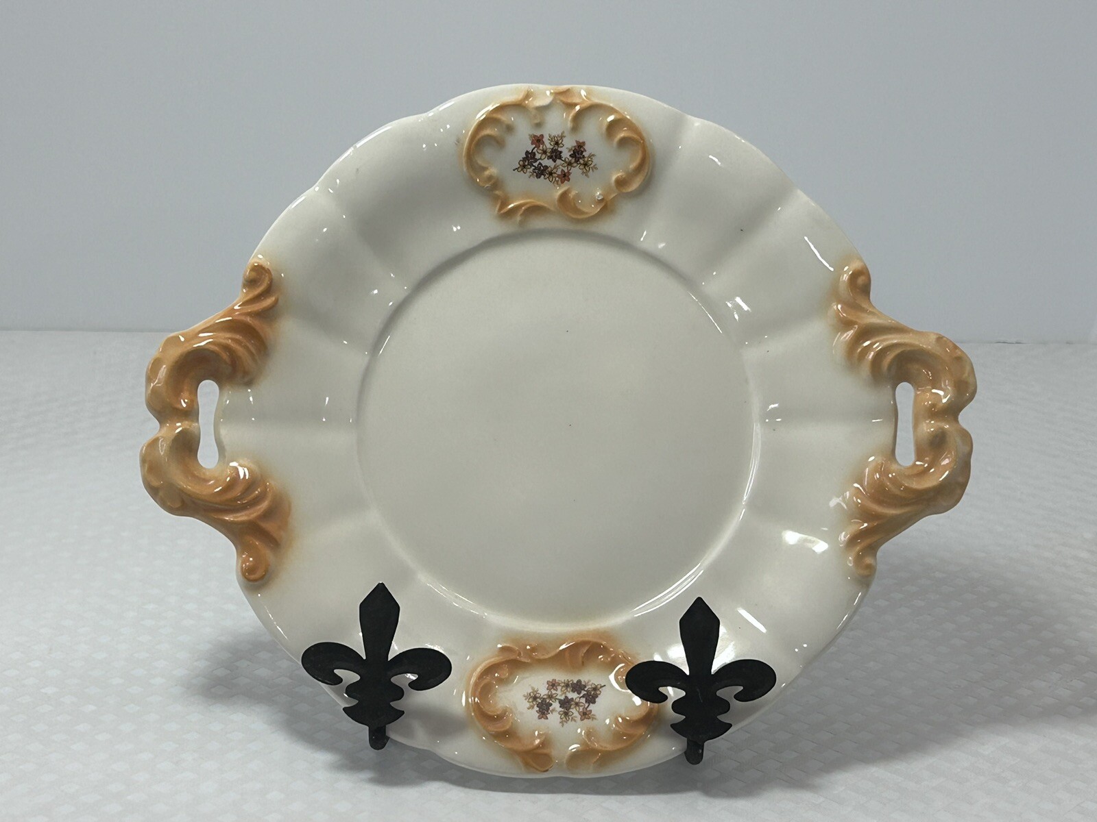 Decorative Floral Flower  Fall 8.5” Ceramic Pottery Plate *Read*