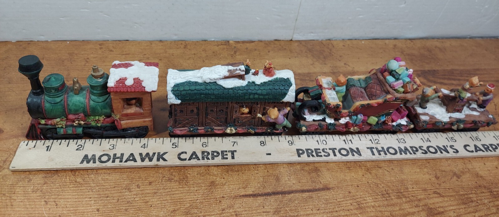 Vintage Ceramic Santa\'s Friends 4 Piece Christmas Train  16\