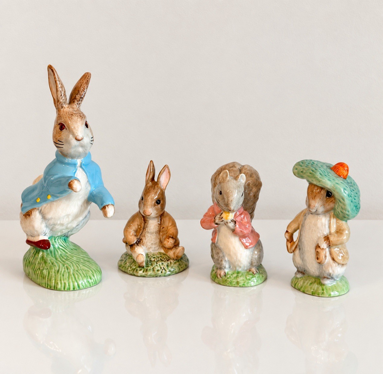 Royal Albert Beatrix Potter Peter Rabbit Figurines Lot of 4 England Vintage