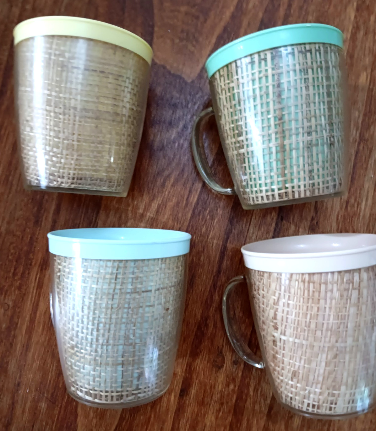 4 VINTAGE MCM Raffia Ware Mugs Pastel Colors Coffee Cups Burlap Insulated VGC